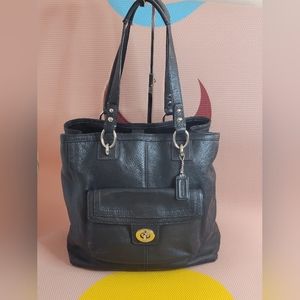 EUC COACH LEATHER SHOULDER BAG